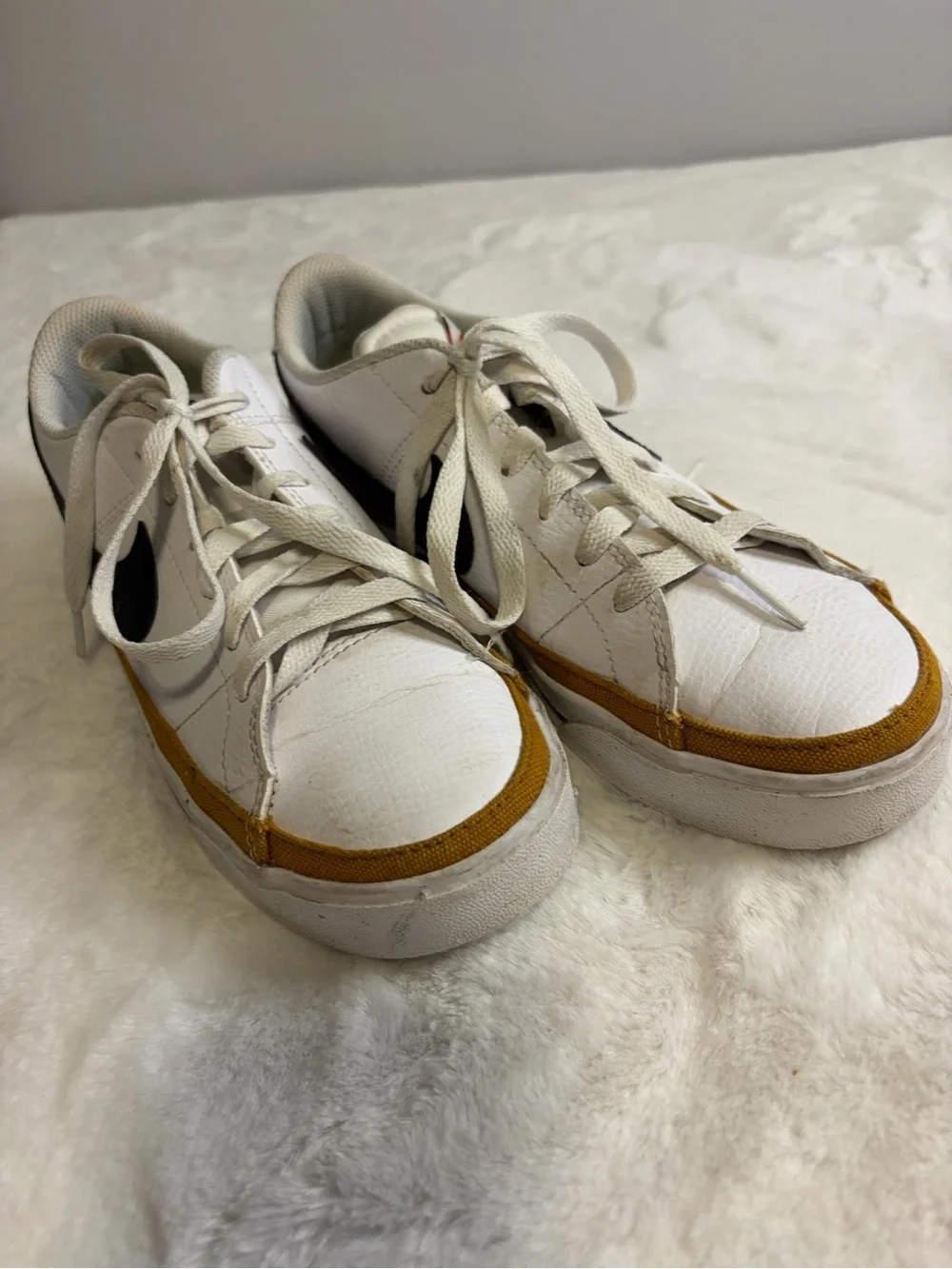 Nike court legacy